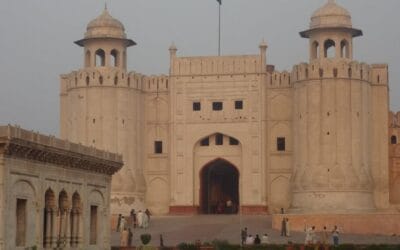 Uncover the Gems of Pakistan: Exploring the Enchanting Diversity