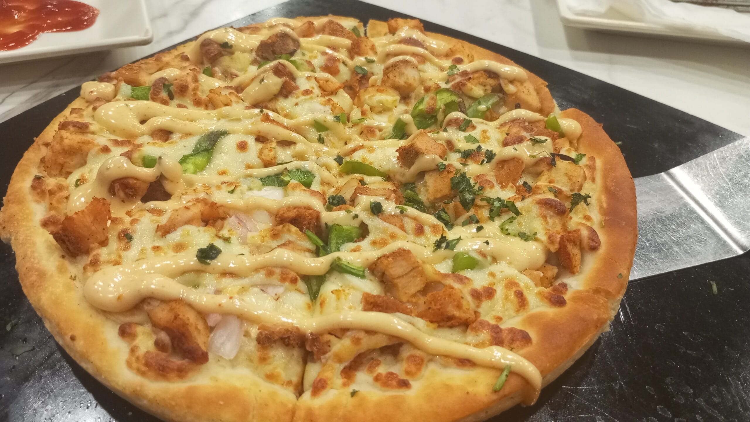 Crust Pizza: A Fast Food Haven in Gujranwala